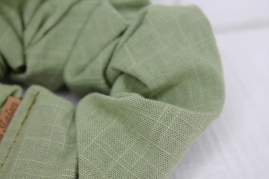 Mini Sweet Pea Linen Scrunchie