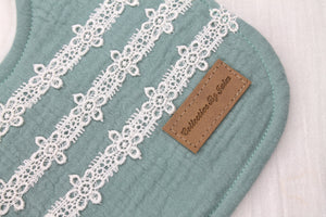 Ocean Double Cloth Daisy Chain Lace Bib with Fleece Backing