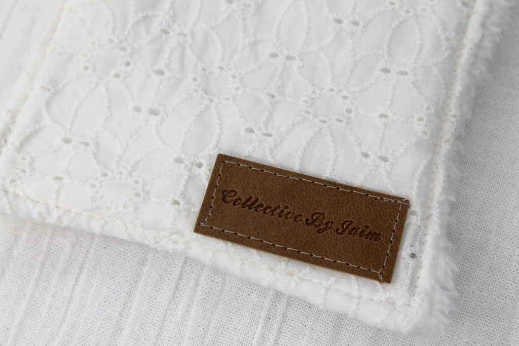 Square Make-up Wipe - White Embroidered