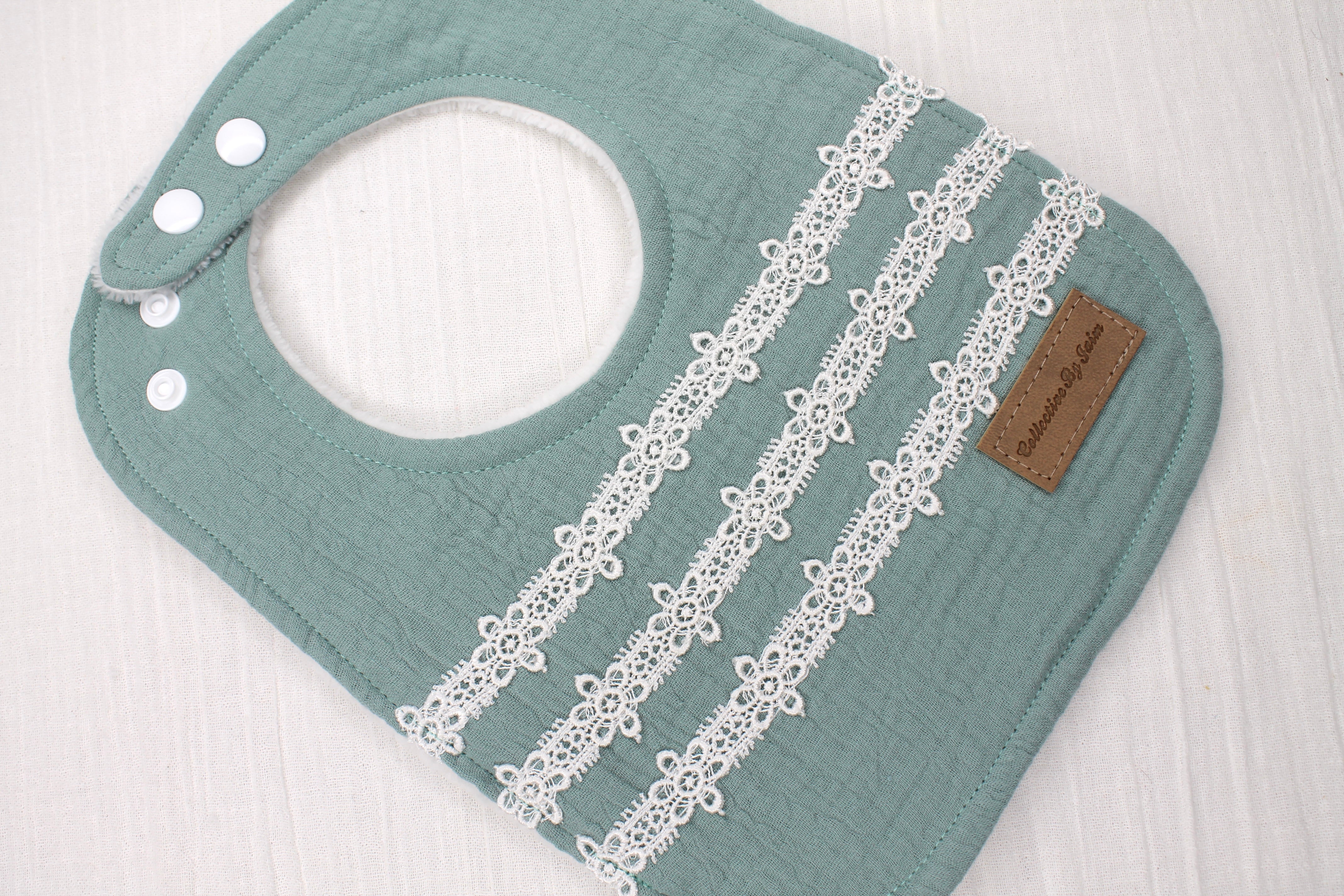 Ocean Double Cloth Daisy Chain Lace Bib with Fleece Backing