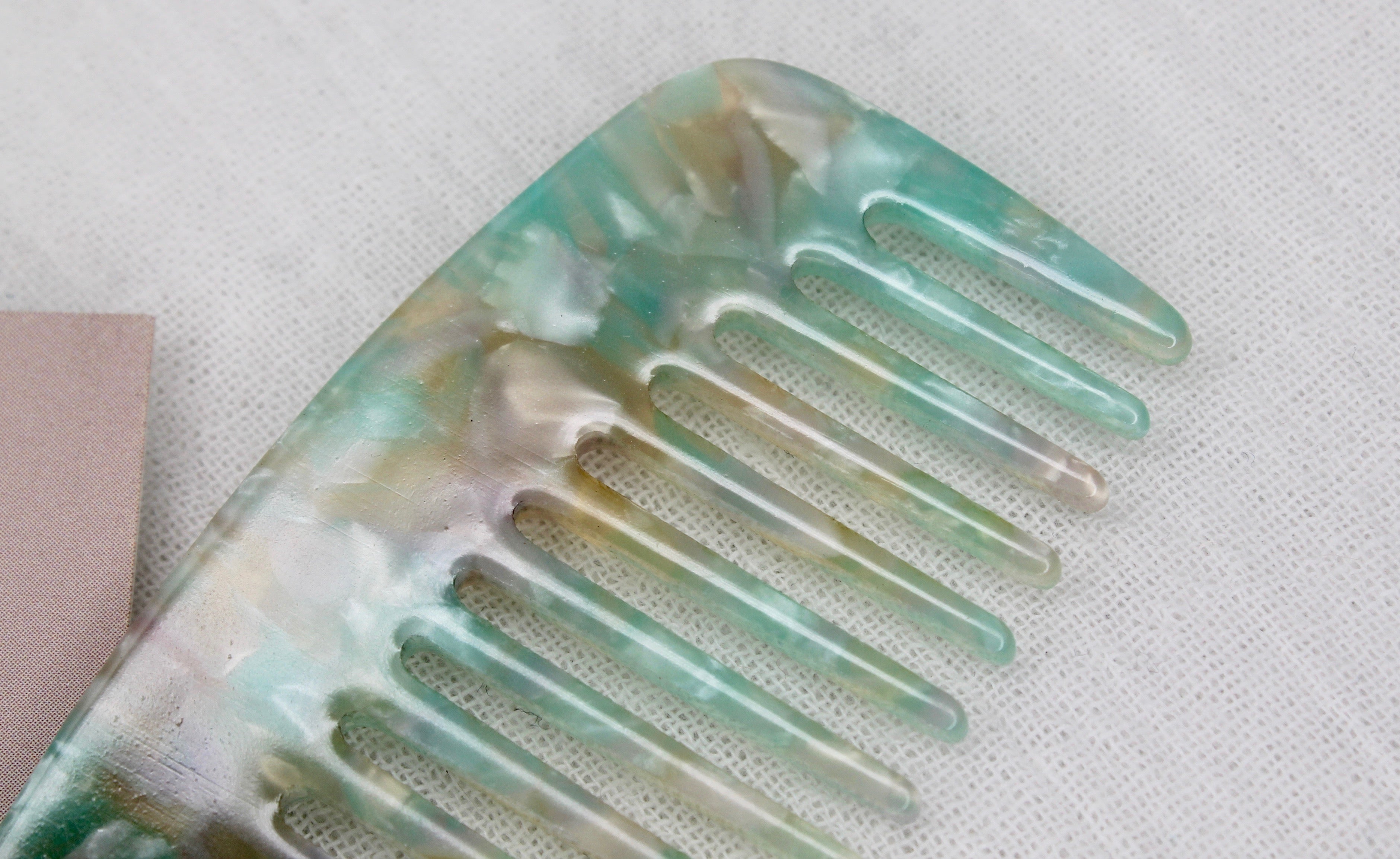 Green Marble Comb